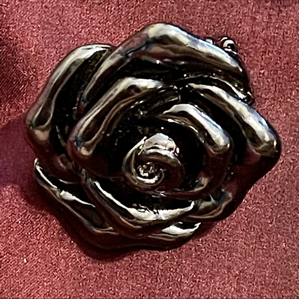 Statement Gunmetal Rose Stretchy Ring, NWOT